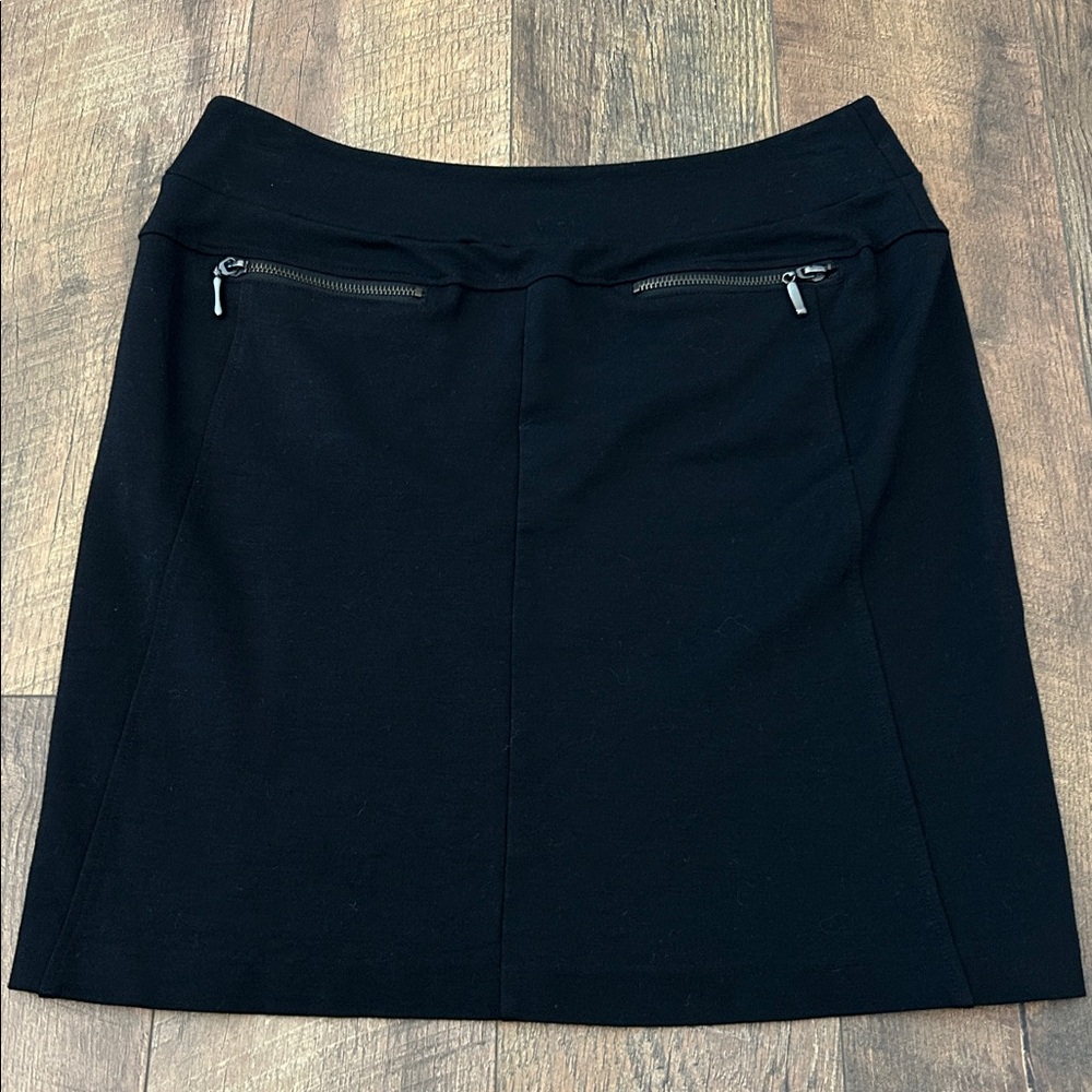 Classic Black Women's Skirt, Size 10 - Picture 3 of 3